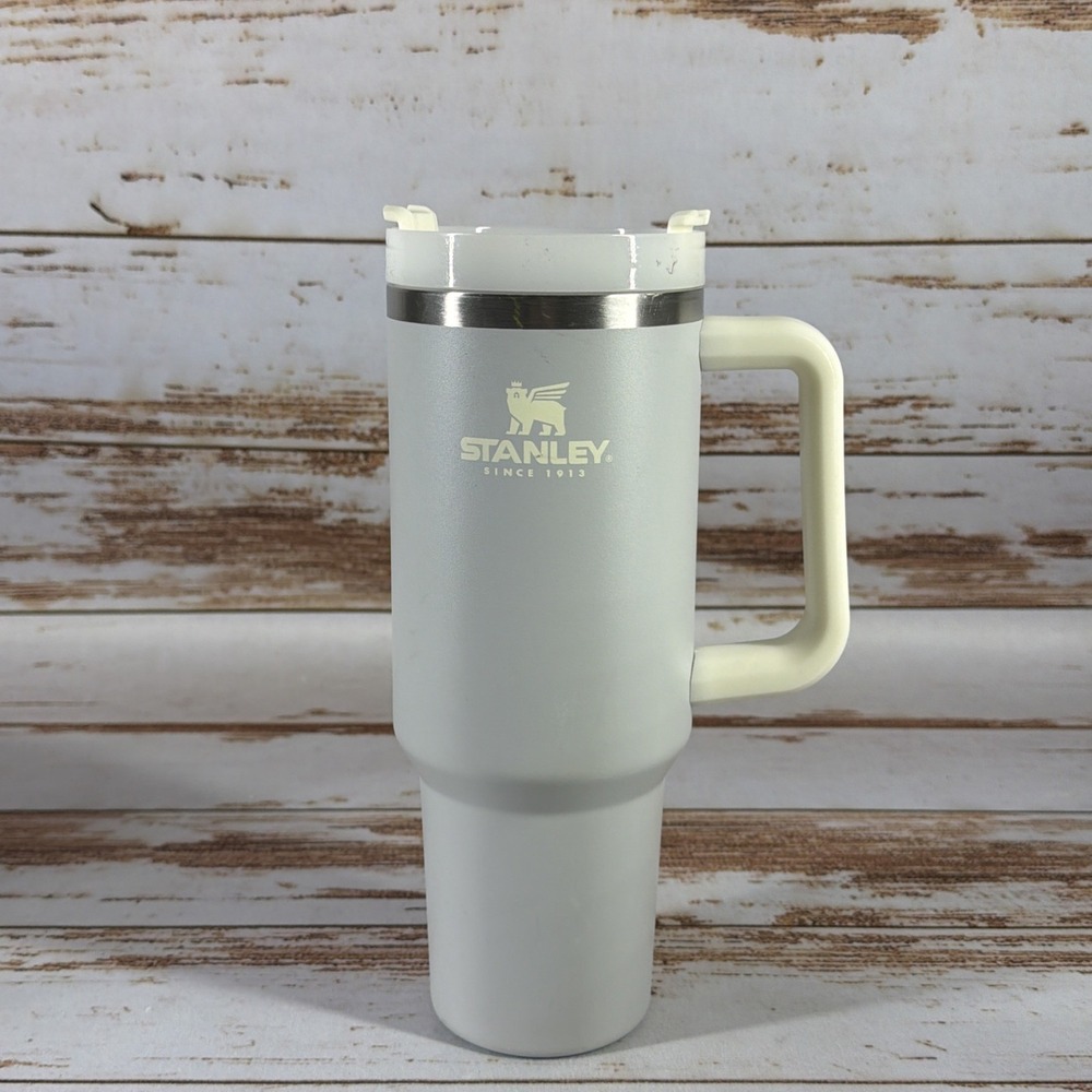 Stanley Adventure Quencher Travel Tumbler 40oz Gray & Cream – Used (No Straw)